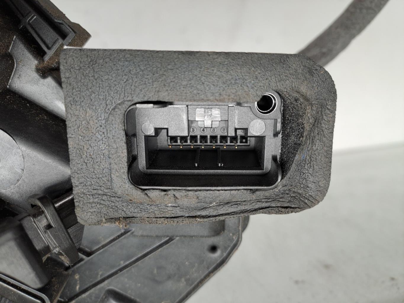 Serrure avant droit VOLKSWAGEN GOLF 7 PHASE 1 BREAK Diesel - 1