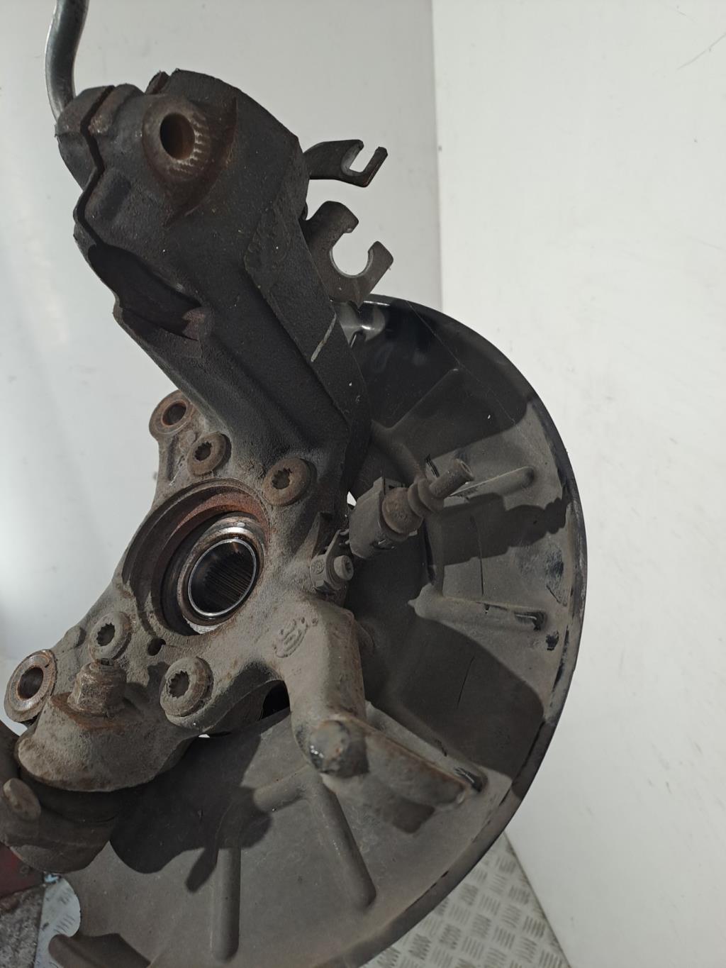 Fusee avant droit VOLKSWAGEN BEETLE 2 CABRIO PHASE 1 Essence - 1