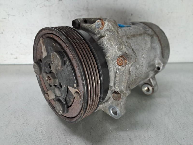 Compresseur clim VOLKSWAGEN BORA Essence - 1