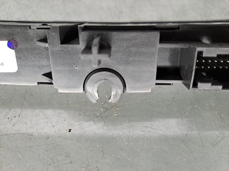 Bouton de warning FIAT 500L PHASE 1 Essence - 1