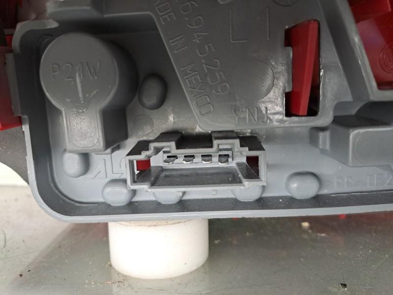 Feu arriere secondaire gauche (feux) VOLKSWAGEN JETTA 4 Diesel - 1