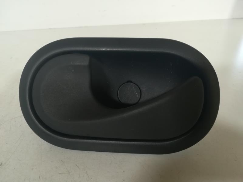 Poignee interieur arriere gauche RENAULT CLIO 3 PHASE 1 Diesel - 1