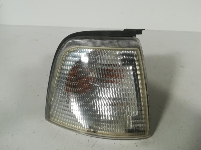Optique avant secondaire droit (feux)(clignotant) AUDI 80 1  - 1