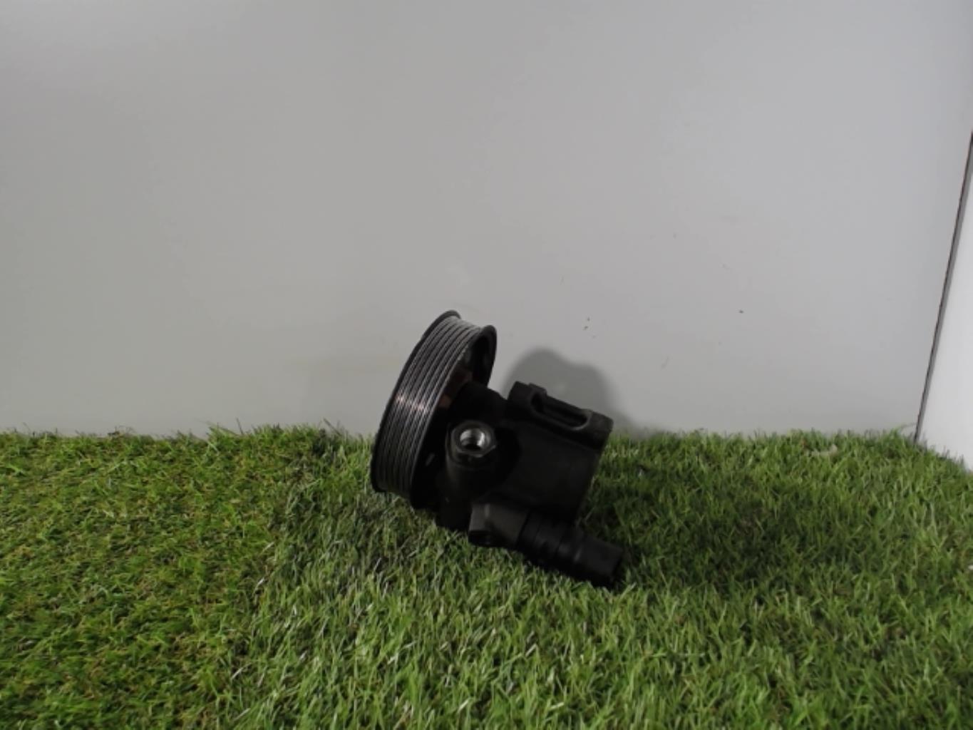 Pompe de direction VOLKSWAGEN POLO 3 PHASE 2 Diesel - 1