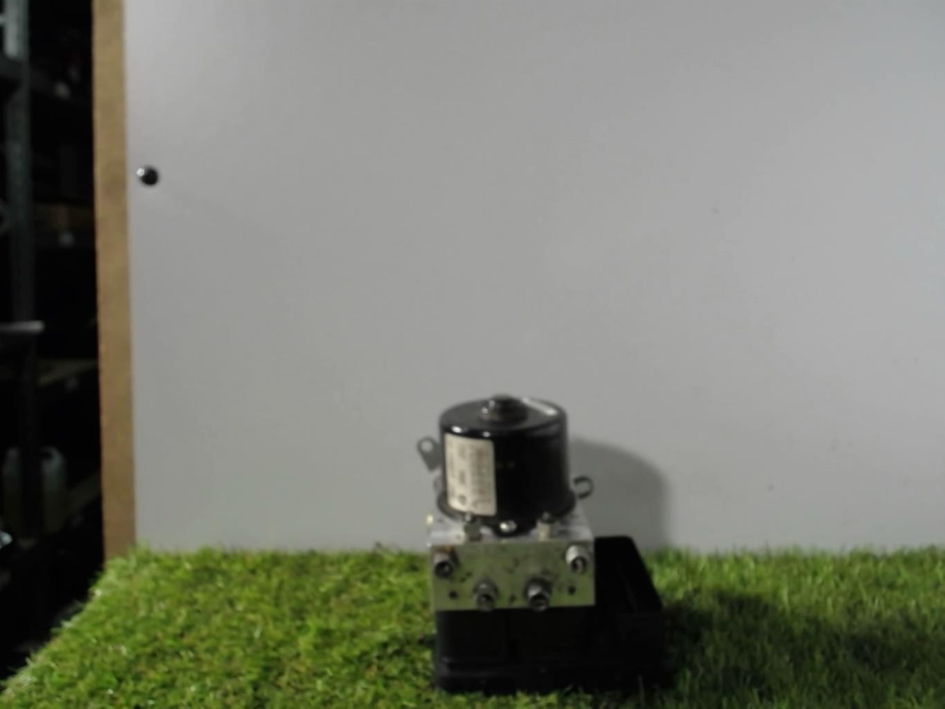 Bloc ABS (freins anti-blocage) BMW SERIE 1 E87 PHASE 1 Diesel - 1