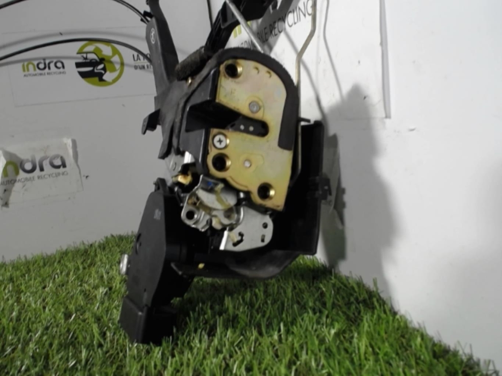 Serrure avant droit TOYOTA RAV4 2 PHASE 1  - 1