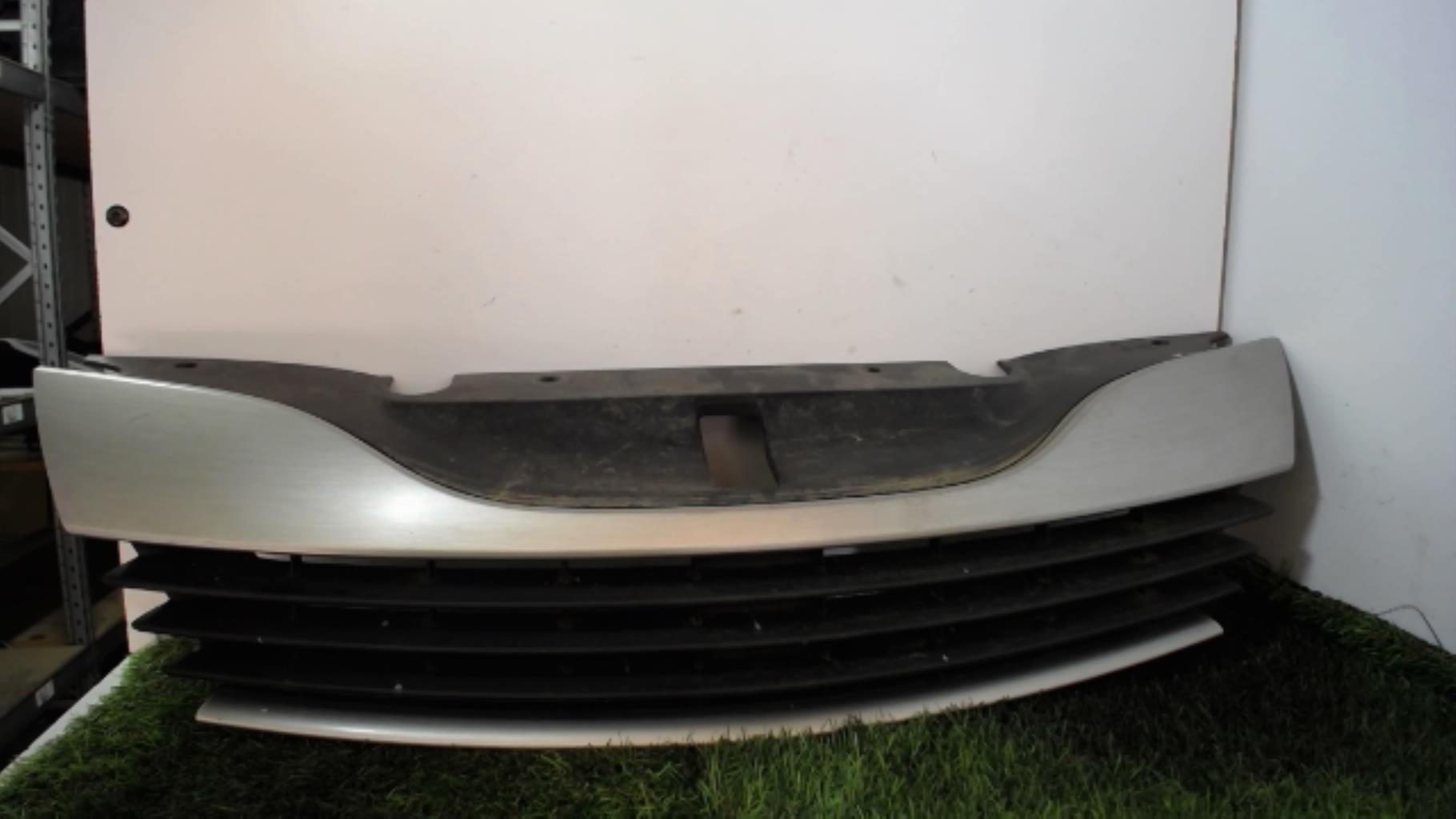 Calandre RENAULT LAGUNA 2 PHASE 1  - 1