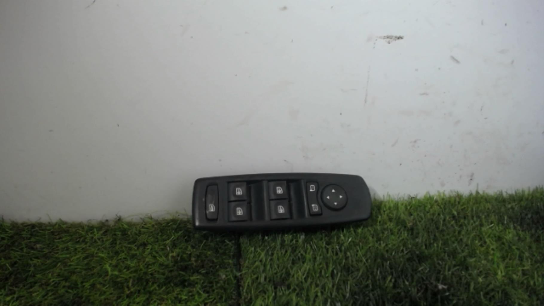 Interrupteur de leve vitre RENAULT MEGANE 3 PHASE 1 Diesel - 1