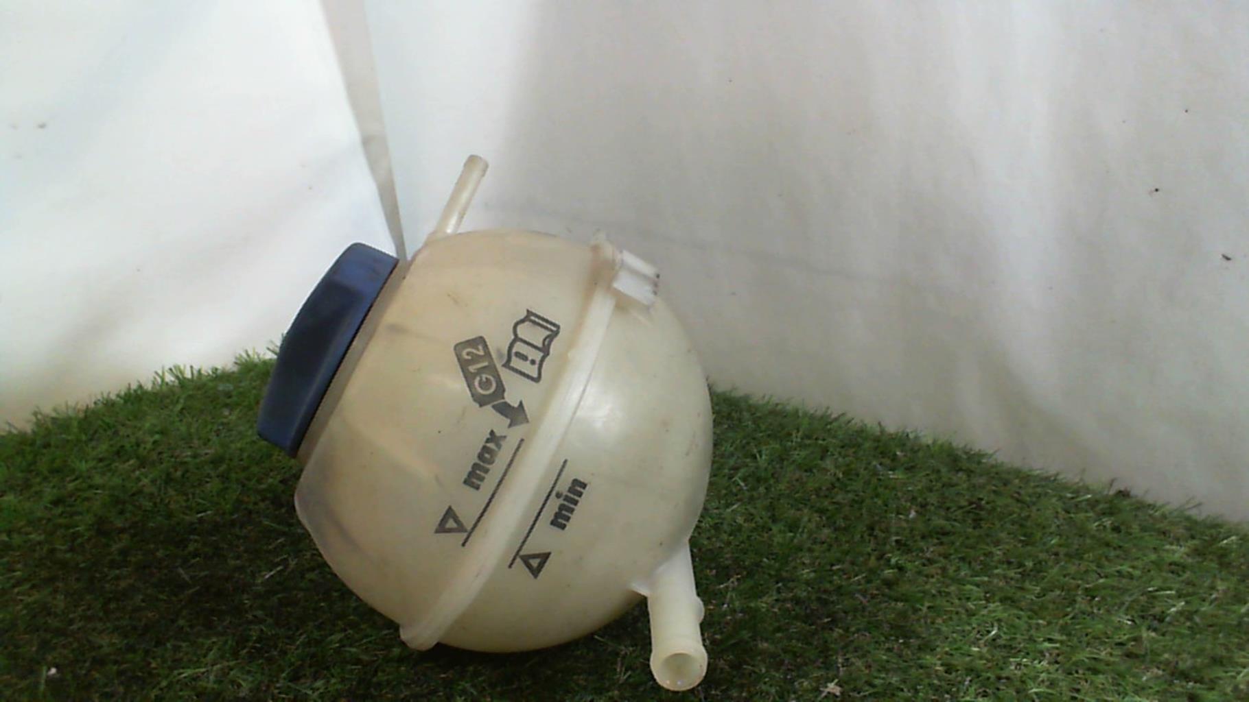 Vase d'expansion VOLKSWAGEN POLO 4 PHASE 1 Essence - 1