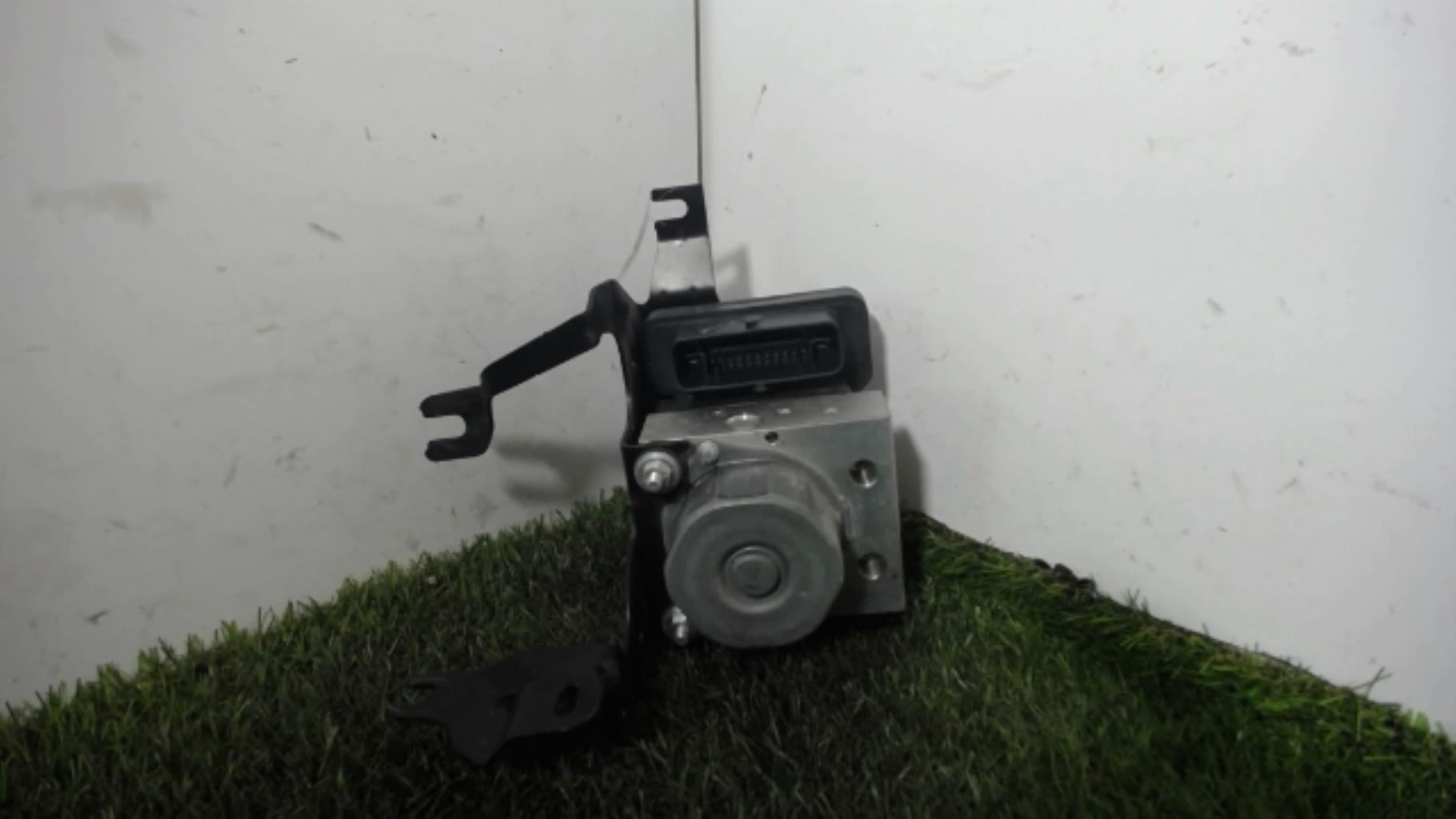 Bloc ABS (freins anti-blocage) RENAULT CLIO 4 PHASE 1 BREAK Diesel - 1