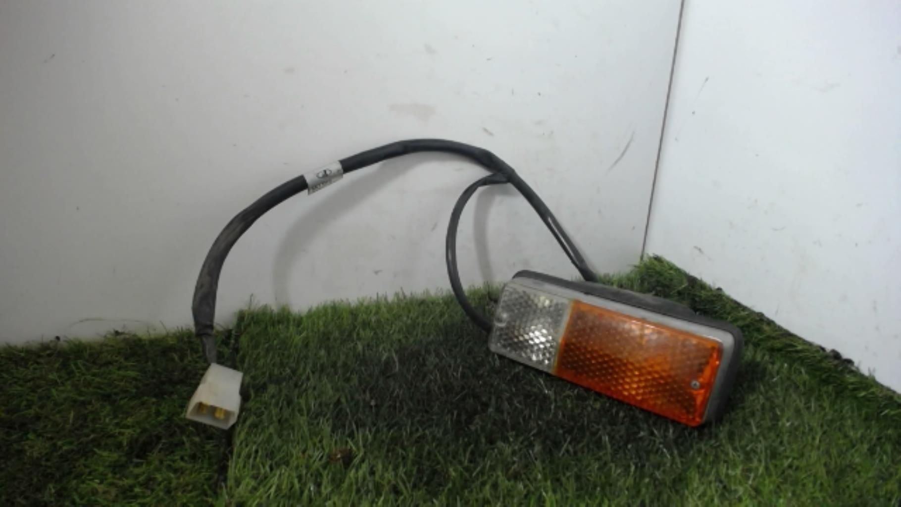 Optique avant secondaire droit (feux)(clignotant) LADA NIVA PHASE 2 Essence - 1