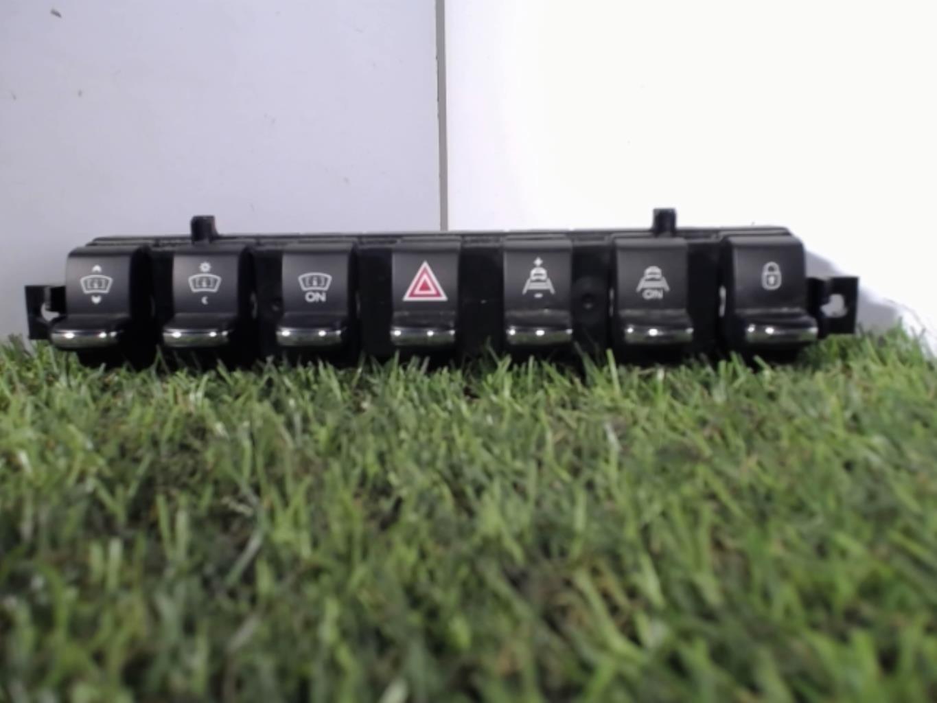 Bouton de warning PEUGEOT 3008 1  - 1