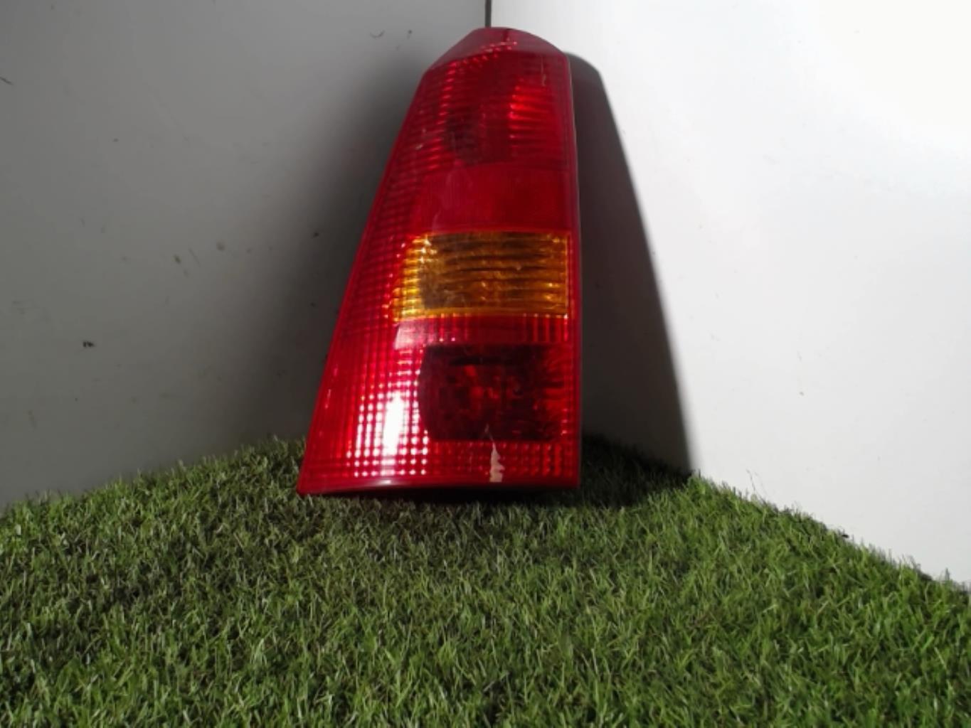 Feu arriere principal gauche (feux) FORD FOCUS 1 BREAK Diesel - 1