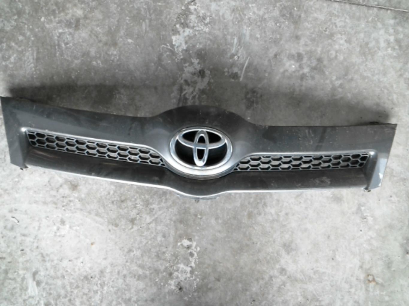 Calandre TOYOTA COROLLA VERSO 2 PHASE 1 Diesel - 1