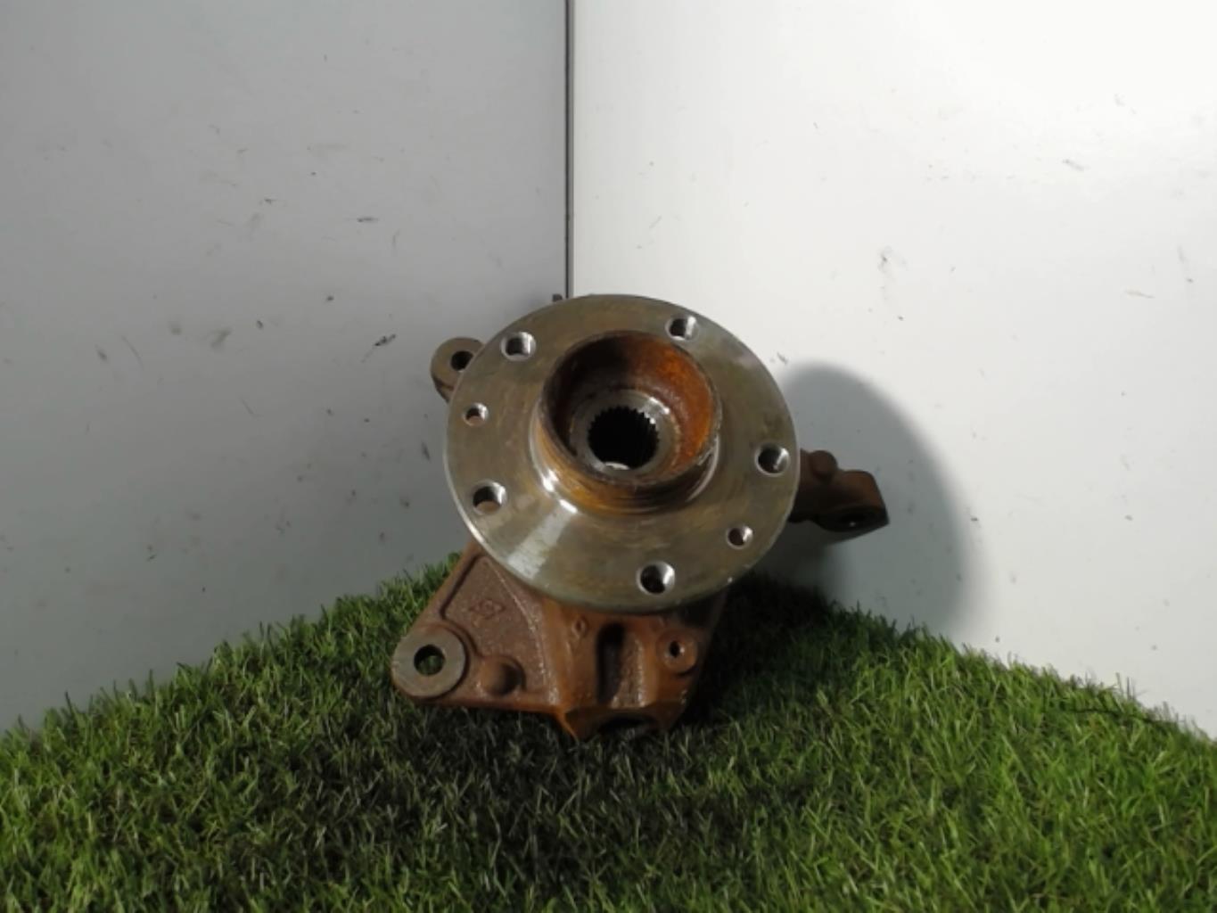 Moyeu avant gauche DACIA DUSTER 1 PHASE 1  - 1