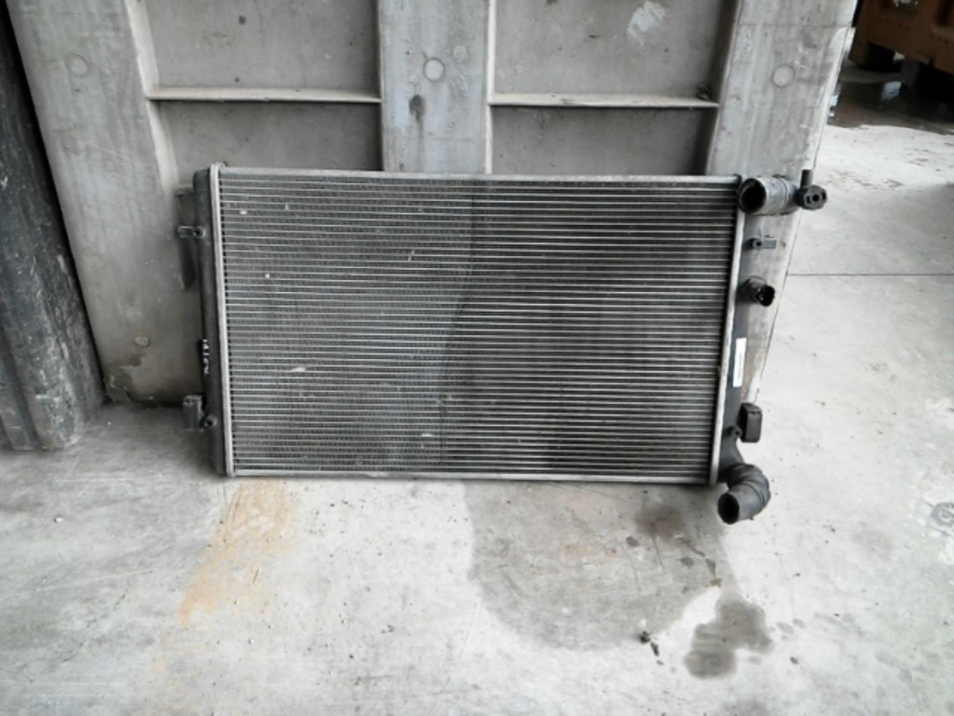 Radiateur eau VOLKSWAGEN BORA BREAK Diesel - 1