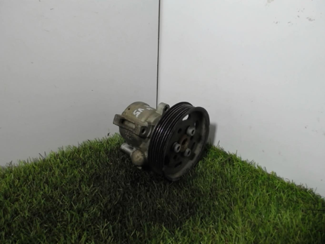 Pompe de direction VOLKSWAGEN GOLF 4 Essence - 1