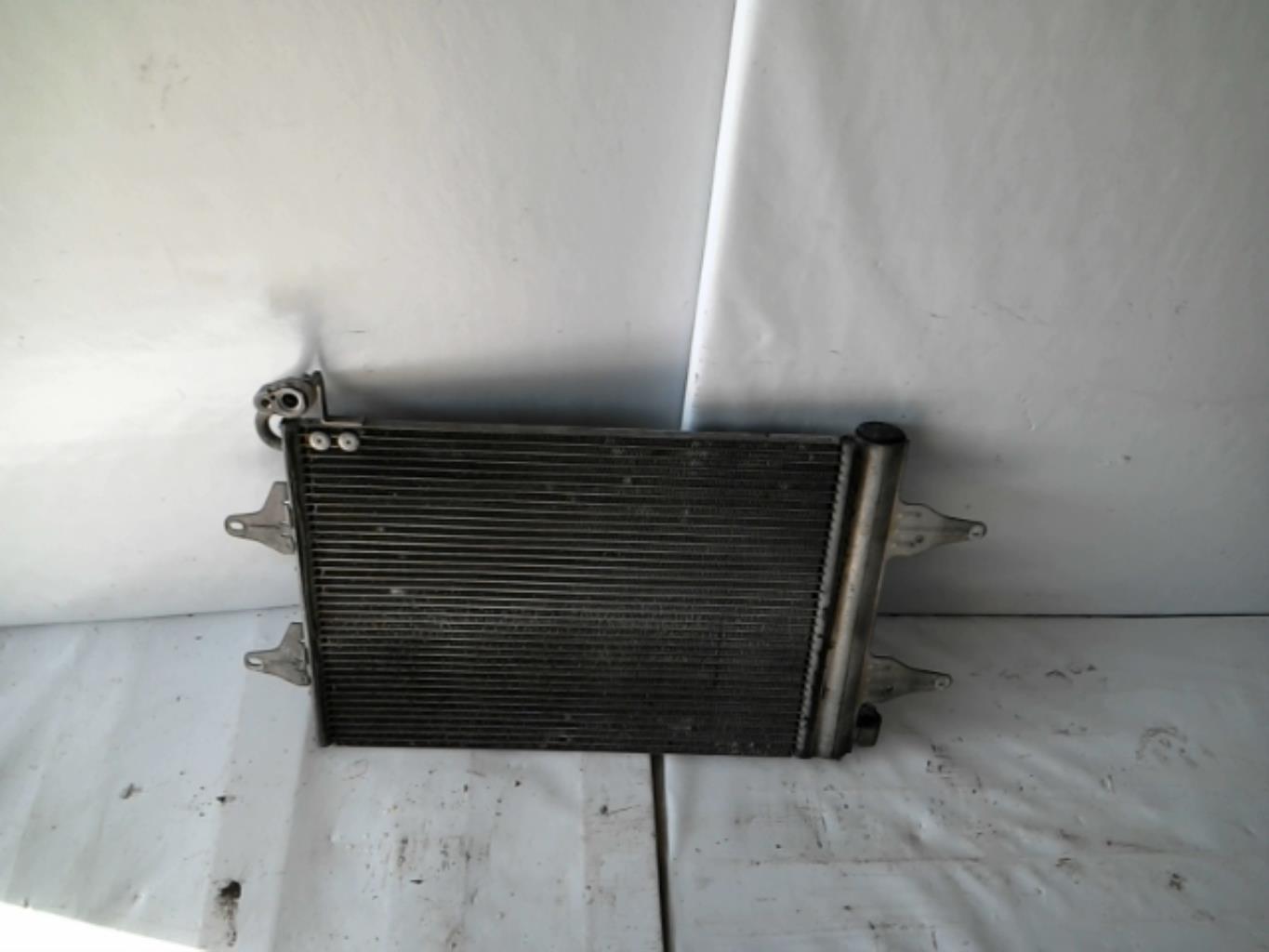 Radiateur clim VOLKSWAGEN FOX Essence - 1