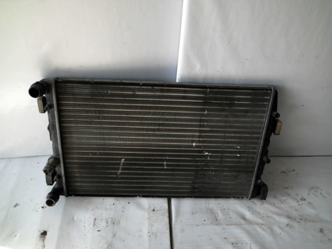 Radiateur eau VOLKSWAGEN FOX Essence - 1