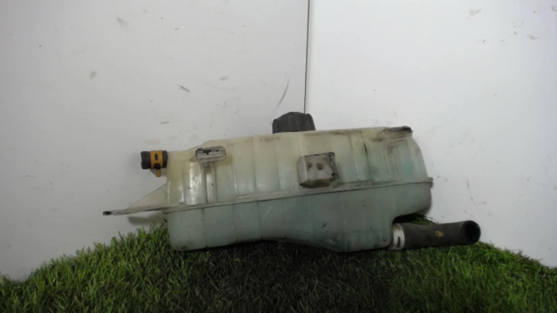 Vase d'expansion RENAULT CLIO 3 PHASE 1  - 1