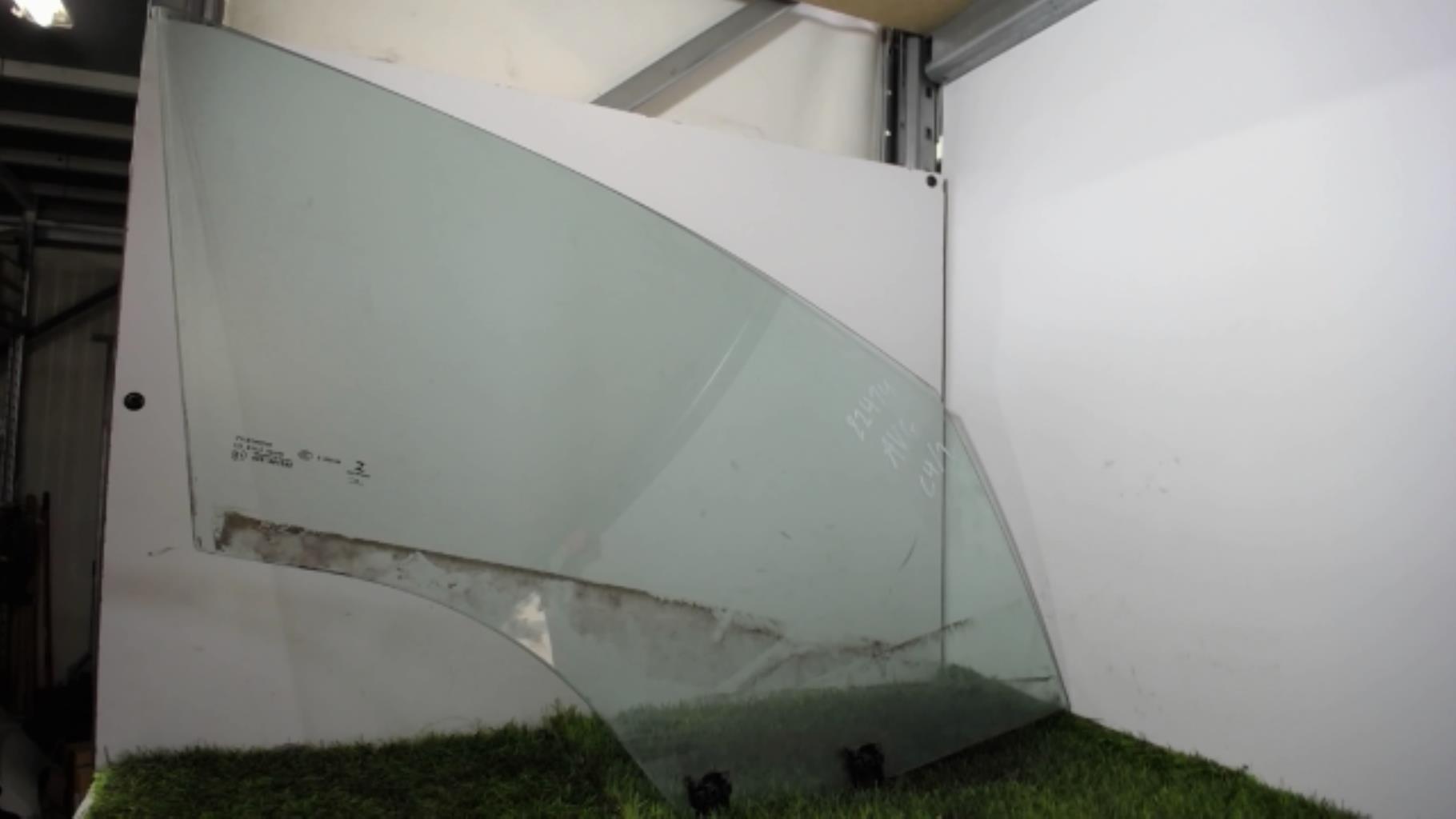 Vitre avant droit CITROEN C4 2 PHASE 2 Diesel - 1