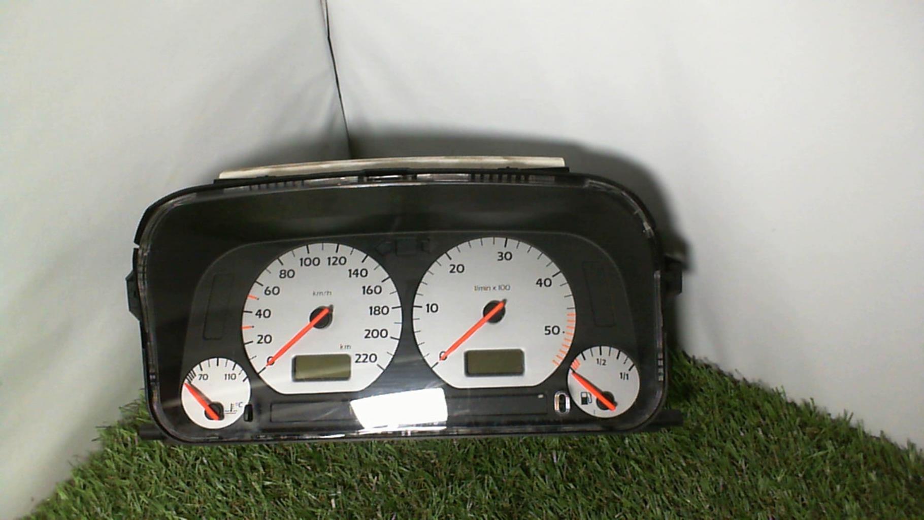 Compteur VOLKSWAGEN GOLF 3 Diesel - 1