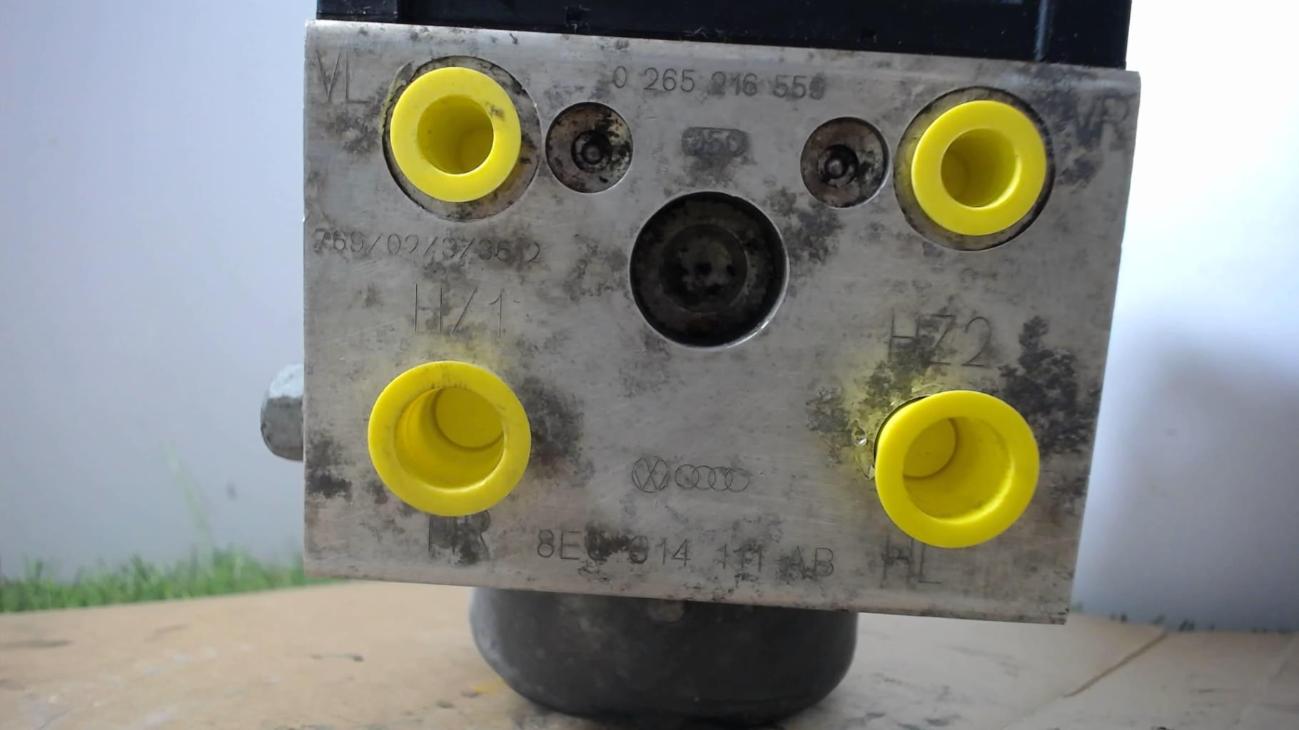 Bloc ABS (freins anti-blocage) AUDI A4 1 PHASE 1 Diesel - 1
