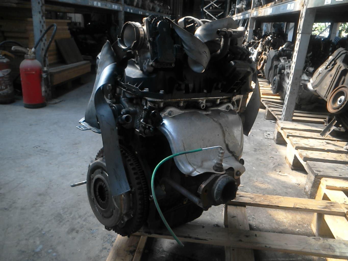 Moteur RENAULT CLIO 3 PHASE 1 Essence - 1