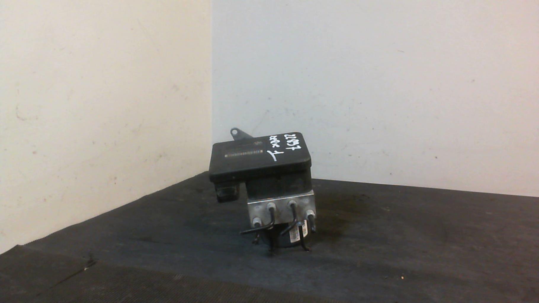 Bloc ABS (freins anti-blocage) BMW SERIE 1 E81 Diesel - 1