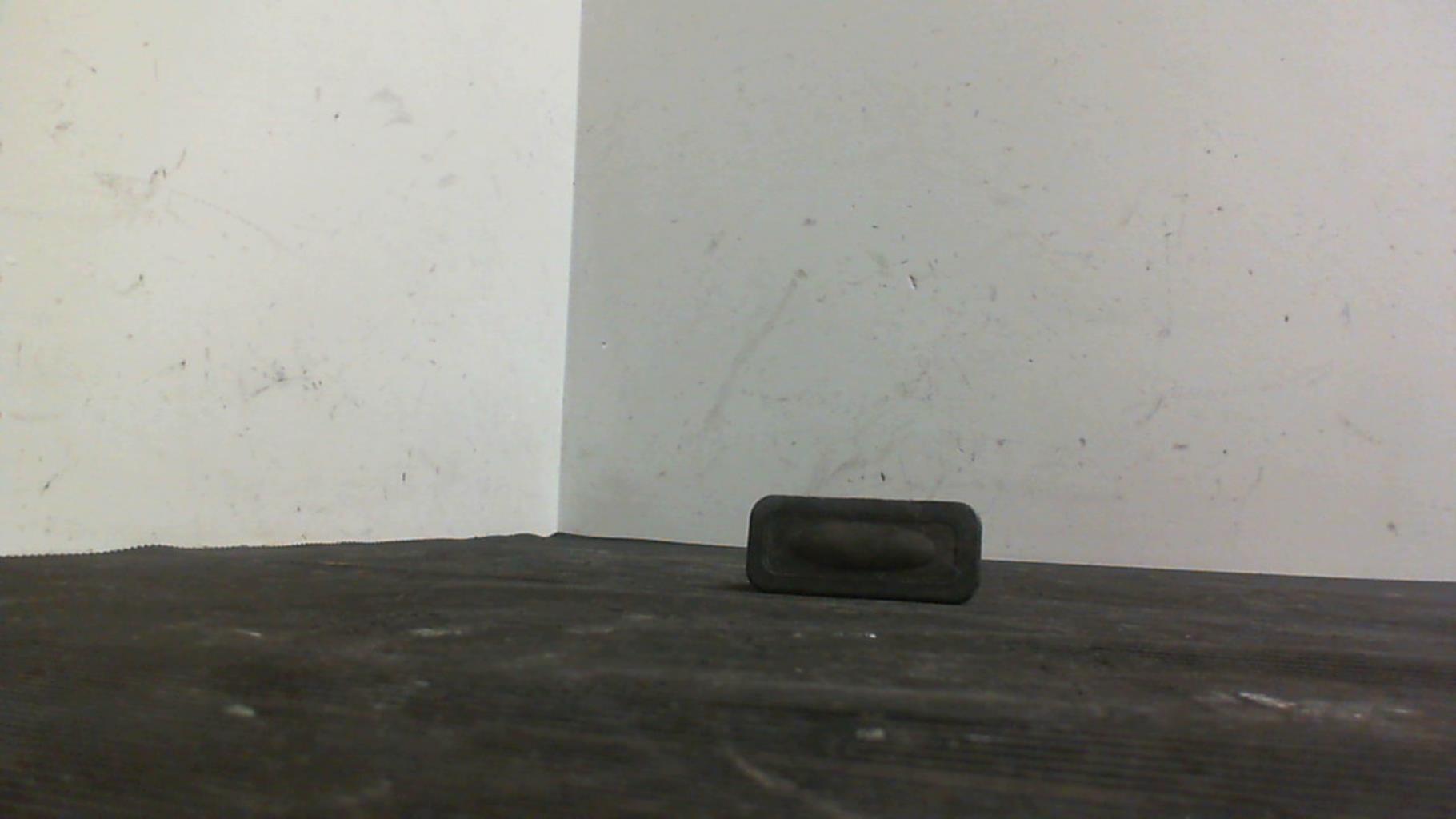 Bouton de coffre RENAULT CLIO 3  - 1