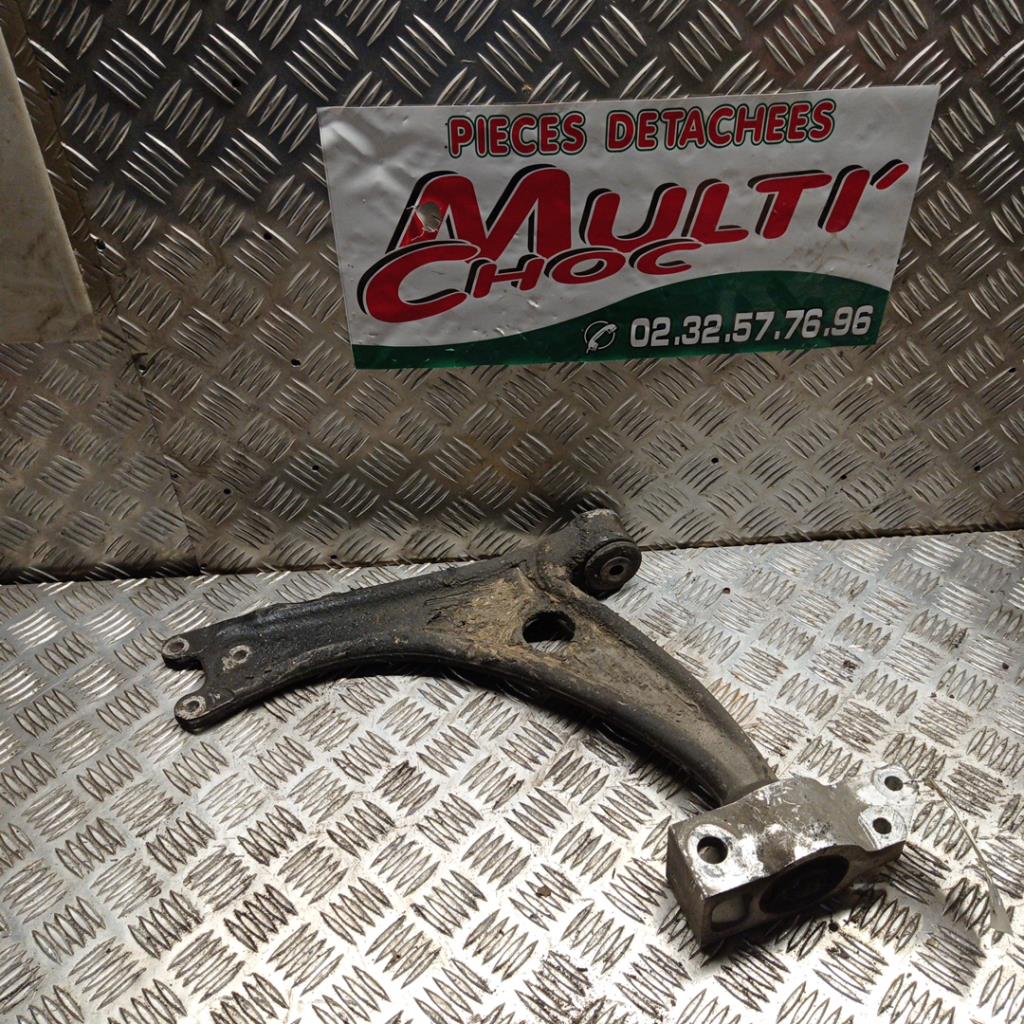 Triangle avant gauche VOLKSWAGEN PASSAT 5 Diesel - 1