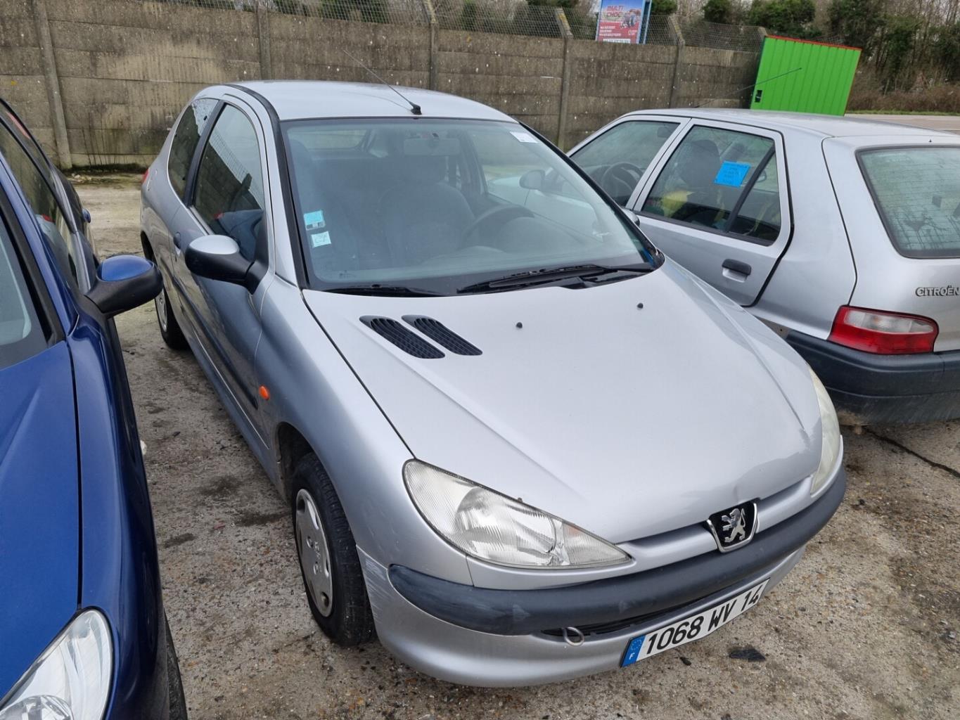 Poignee hayon PEUGEOT 206 PHASE 1 Essence - 1