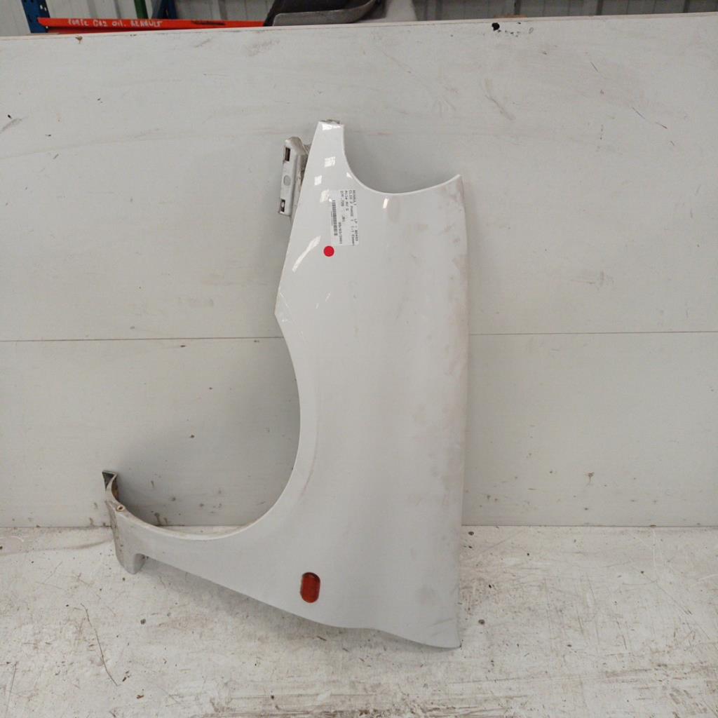 Aile avant gauche RENAULT CLIO 2 PHASE 1 Essence - 1