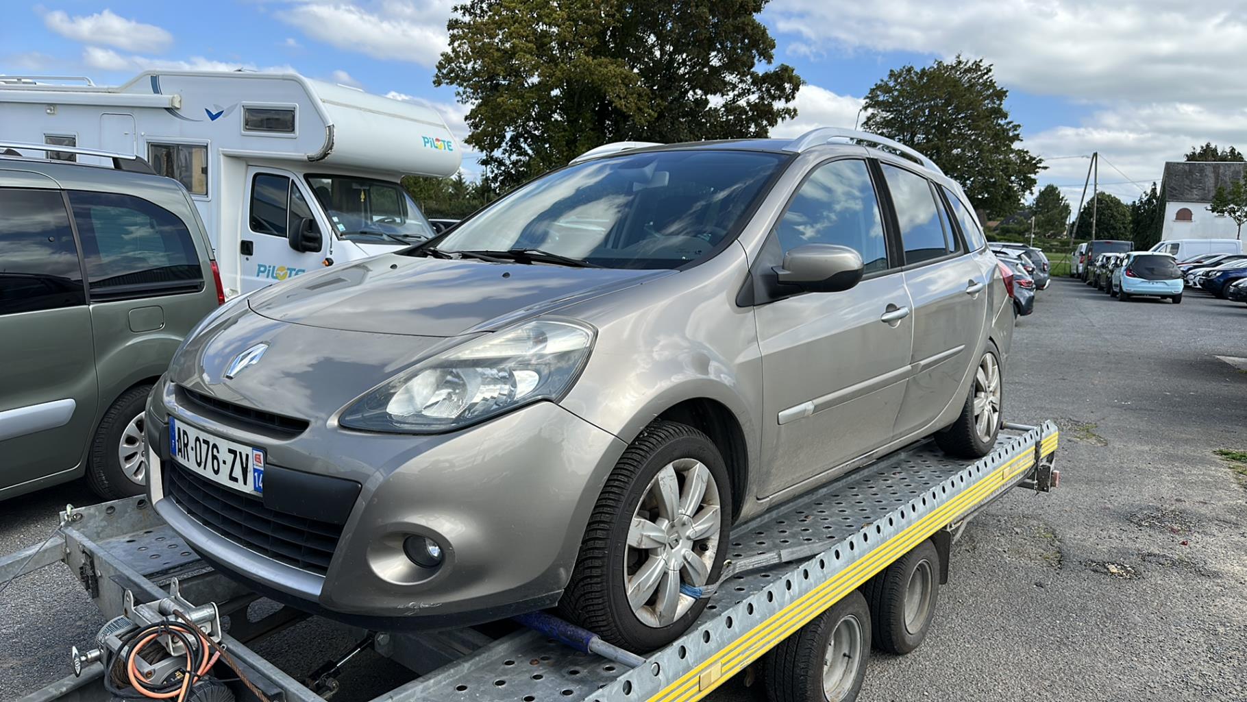 Verin de coffre droit RENAULT CLIO 3 PHASE 2 BREAK Diesel - 1