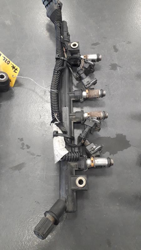 Rampe injection FIAT PUNTO 2 PHASE 2 Essence - 1