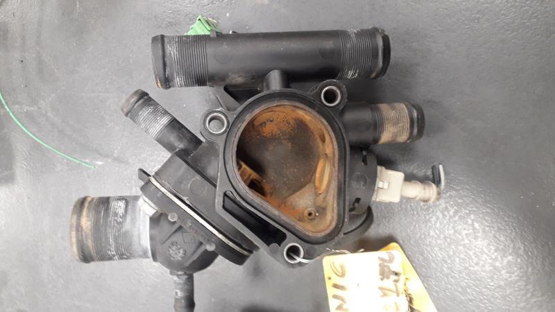 Boitier eau RENAULT MEGANE 1 PHASE 1 Diesel - 1