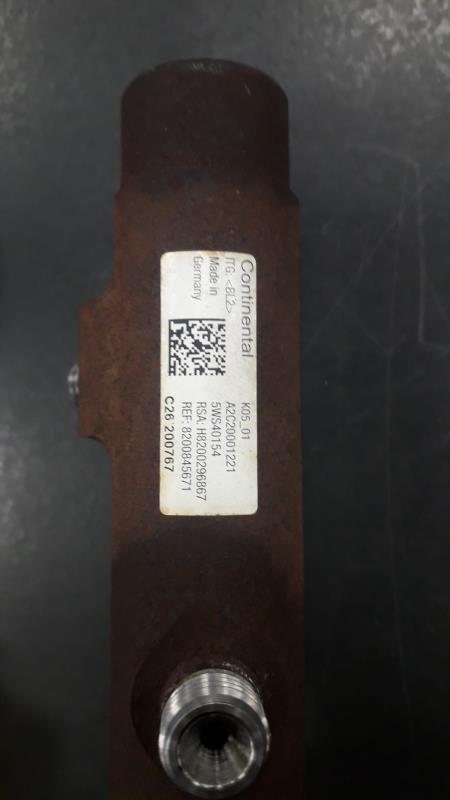Rampe injection RENAULT MEGANE 2 PHASE 1 Diesel - 1