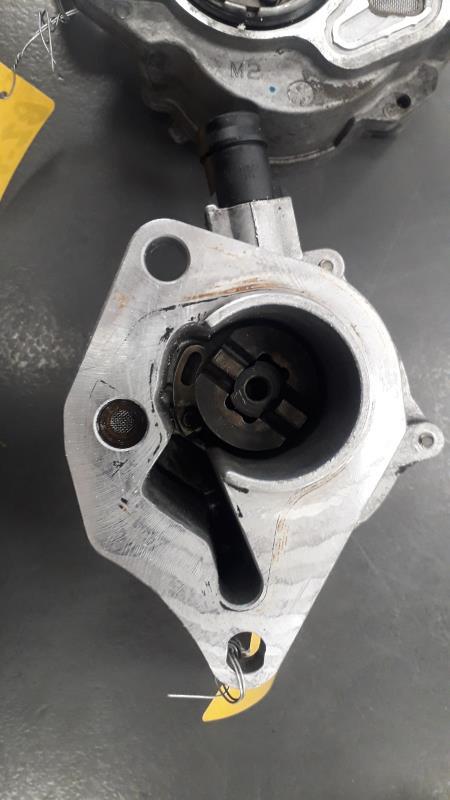 Pompe à vide RENAULT CLIO 2 PHASE 1 Diesel - 1