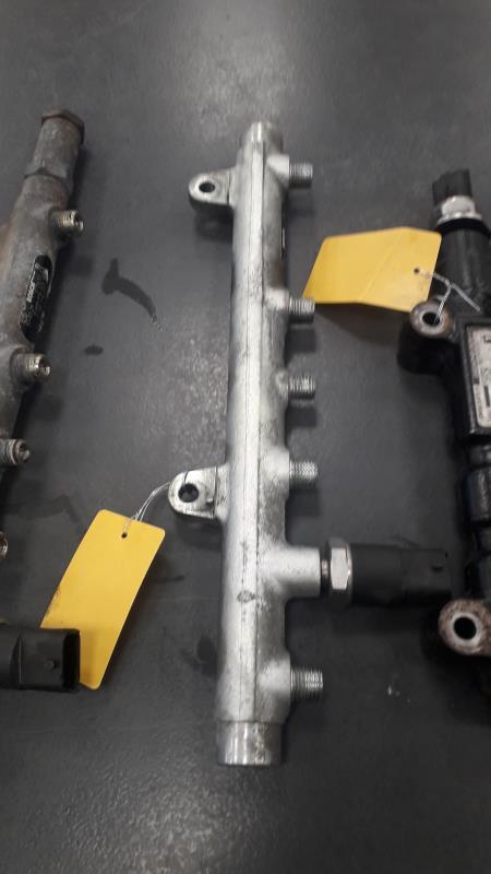 Rampe injection RENAULT MEGANE 2 PHASE 1 Diesel - 1