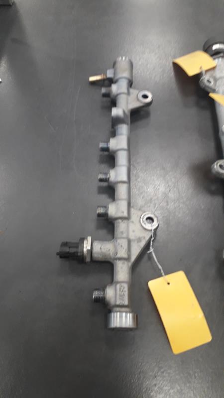 Rampe injection RENAULT MEGANE 2 PHASE 1 Diesel - 1