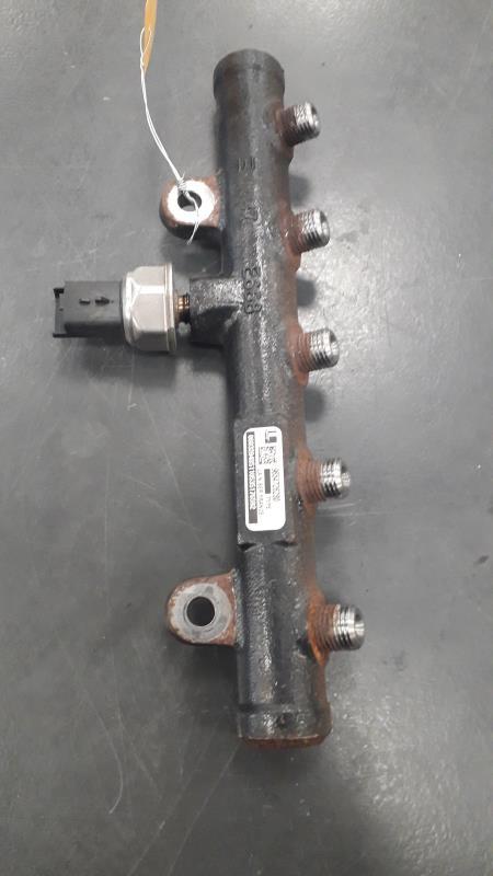 Rampe injection PEUGEOT 407 PHASE 1 Diesel - 1