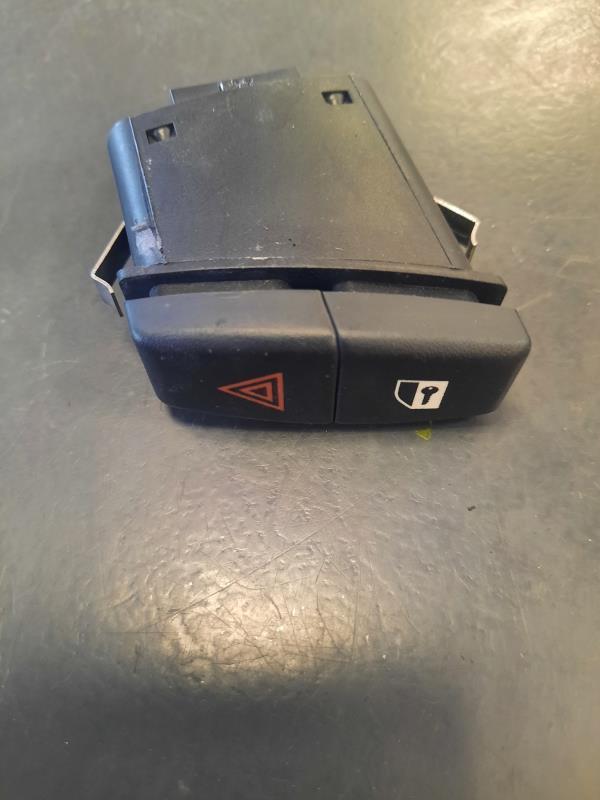 Bouton de warning BMW X1 E84 PHASE 1  - 1