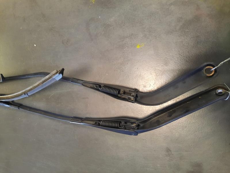 Bras essuie glace avant BMW X1 E84 PHASE 1  - 1