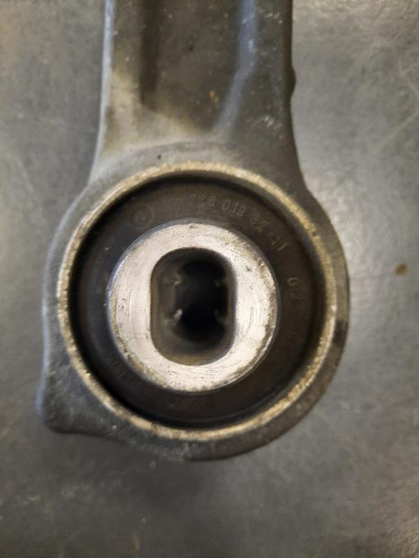Braccio sospensione superiore anteriore sinistro MERCEDES CLASSE E 211 PHASE 1  - 1
