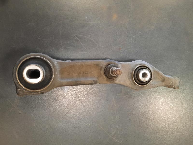 Braccio sospensione superiore anteriore sinistro MERCEDES CLASSE E 211 PHASE 1  - 1