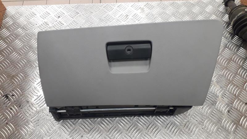 Boite a gants BMW SERIE 3 E90 PHASE 1  - 1