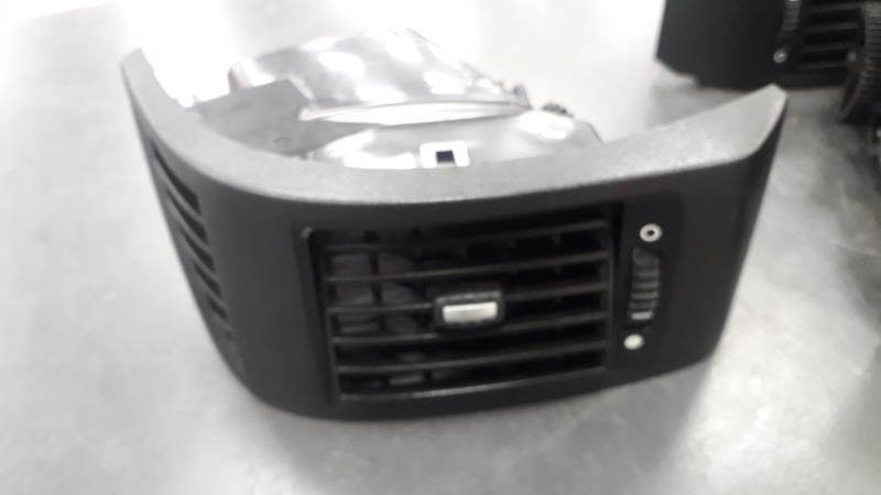 Bocchetta aerazione cruscotto anteriore sinistra PEUGEOT BOXER 3 PHASE 1 Diésel - 1