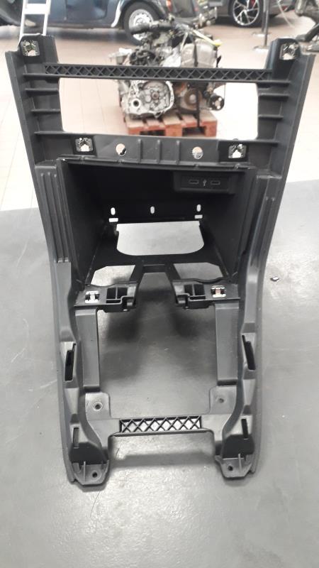 Consolle centrale (interno in plastica) VOLKSWAGEN T-ROC PHASE 1 Gasolina - 1