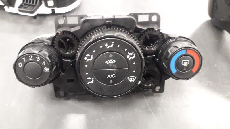 Commande chauffage FORD FIESTA 6 PHASE 1 Diesel - 1