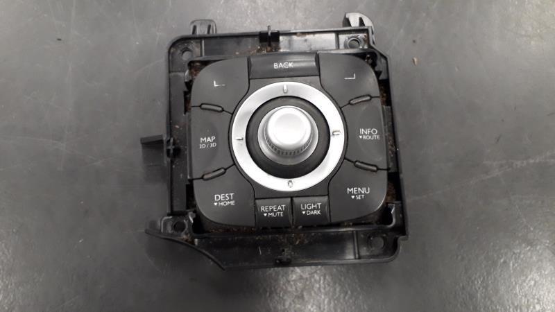 Commande GPS RENAULT MEGANE 3 PHASE 2 BREAK Diesel - 1
